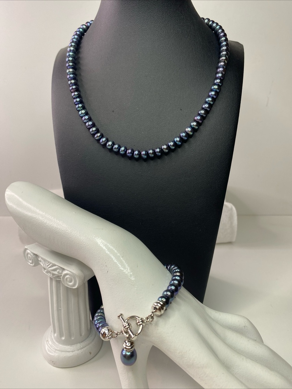 Elegant Black Peacock Pearl sterling Necklace and Bracelet Set toggle closure
